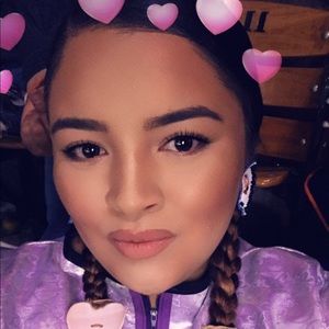 Meet your Posher, Riah